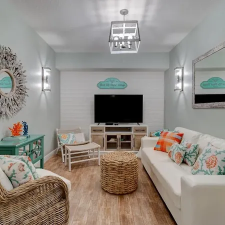 New Elegance-On-The-Oceanfront Apartment